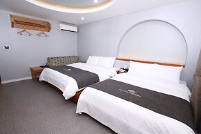 Amour Hotel