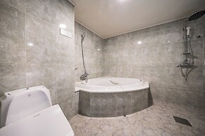 Amour Hotel