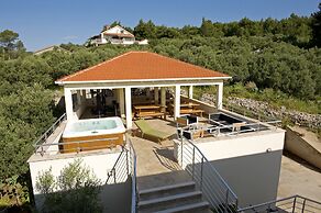 Captain's Villa Sokol