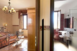 Pinto Storey Hotel