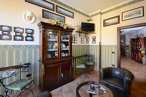 Pinto Storey Hotel