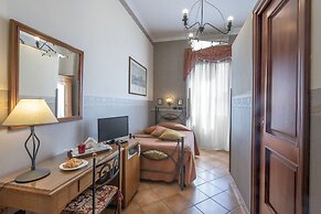 Pinto Storey Hotel