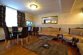 Hyde Park Suites - Apartments