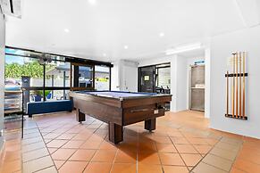 Windward Apartments