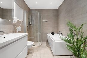 Enter City Apartment Hotel