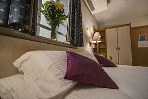Sliema Chalet Hotel