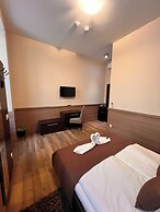 Central Hotel 21