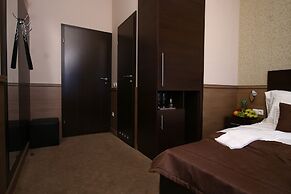 Central Hotel 21