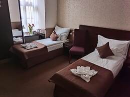 Central Hotel 21
