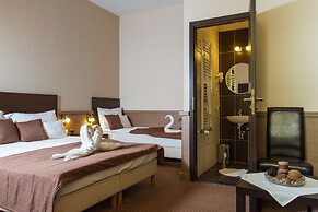 Central Hotel 21
