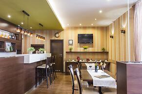 Central Hotel 21
