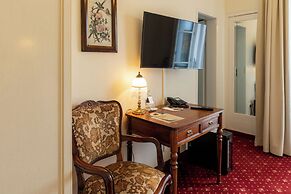 Hotel Weisses Haus
