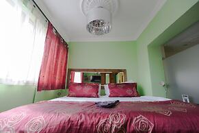 Sweet Lemon Boutique Bed & Breakfast