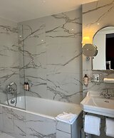 New Hotel République