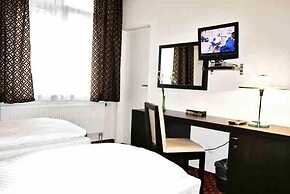 Hotel Aariana