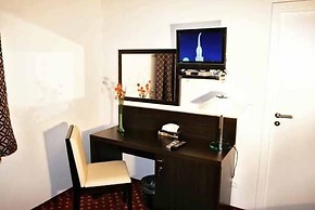 Hotel Aariana