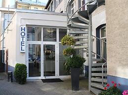 Hotel Aariana