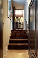 Charming House iQs
