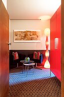 Charming House iQs
