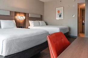 Holiday Inn Express & Suites Kingston Central by IHG