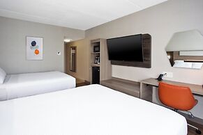 Holiday Inn Express & Suites Kingston Central by IHG