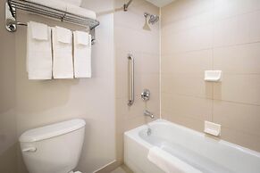 Holiday Inn Express & Suites Kingston Central by IHG