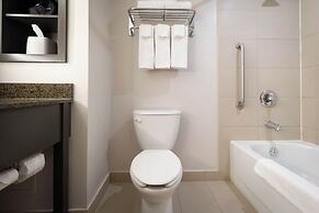 Holiday Inn Express & Suites Kingston Central by IHG