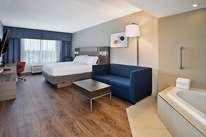 Holiday Inn Express & Suites Kingston Central by IHG