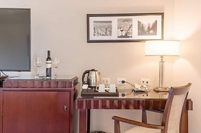 Diplomatic Hotel