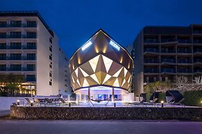 Rodina Beach Hotel
