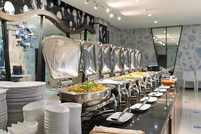 Rodina Beach Hotel