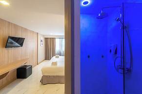 Rodina Beach Hotel