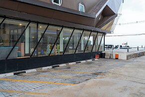 Rodina Beach Hotel