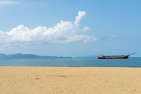 Rodina Beach Hotel