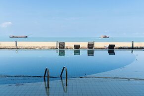 Rodina Beach Hotel