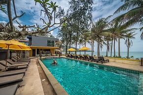 Kamala Beachfront Apartment
