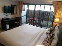 Kamala Beachfront Apartment