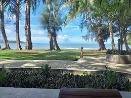 Twin Bay Resort