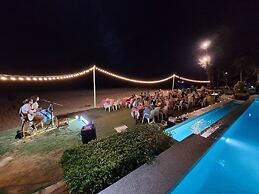 Twin Bay Resort