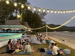Twin Bay Resort