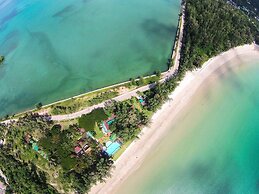 Twin Bay Resort