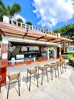 Twin Bay Resort