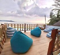Twin Bay Resort