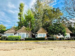 Twin Bay Resort