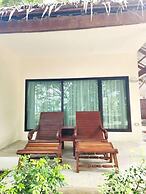 Twin Bay Resort