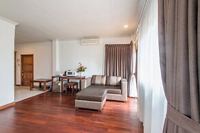 Twin Bay Resort