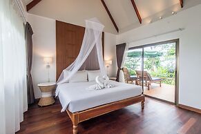 Twin Bay Resort