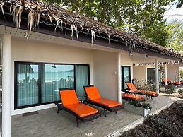 Twin Bay Resort