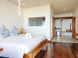 Twin Bay Resort