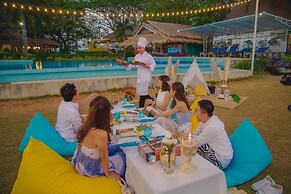 Twin Bay Resort